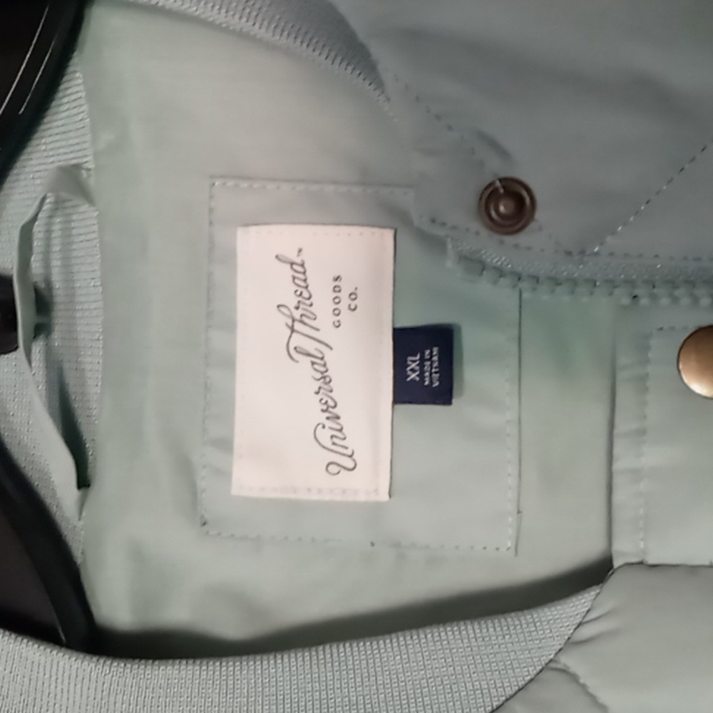 Universal Threads Mint Green Full Zip/Snap Puffer… - image 6